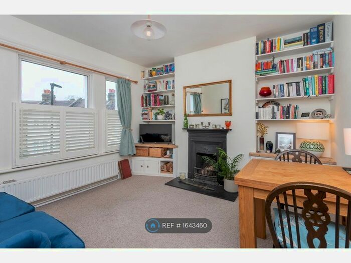 2 Bedroom Flat To Rent In London, London, SW16