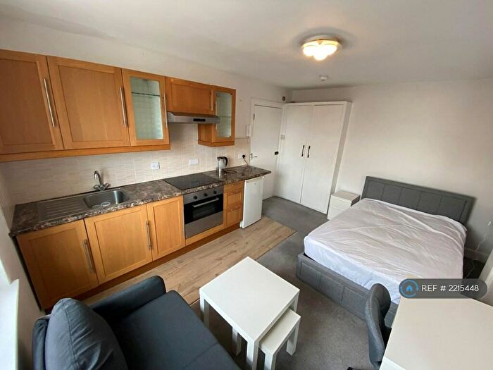Studio To Rent In Norfolk Square, Brighton, BN1