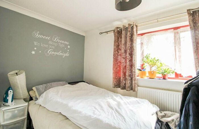 2 Bedroom Flat To Rent In Canal Walk, London, CR0
