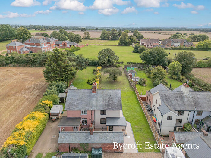 3 Bedroom Semi-Detached House For Sale In Hobland Road, Bradwell, NR31