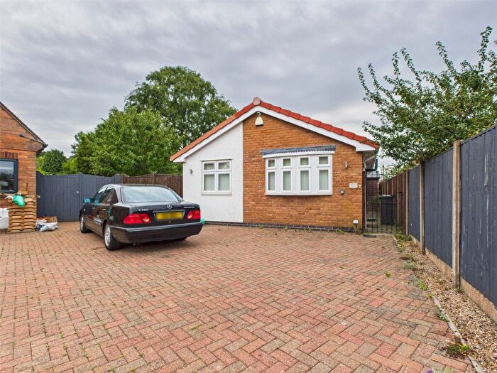 2 Bedroom Bungalow For Sale In Oak Drive, Nuthall, Nottingham, Nottinghamshire, NG16