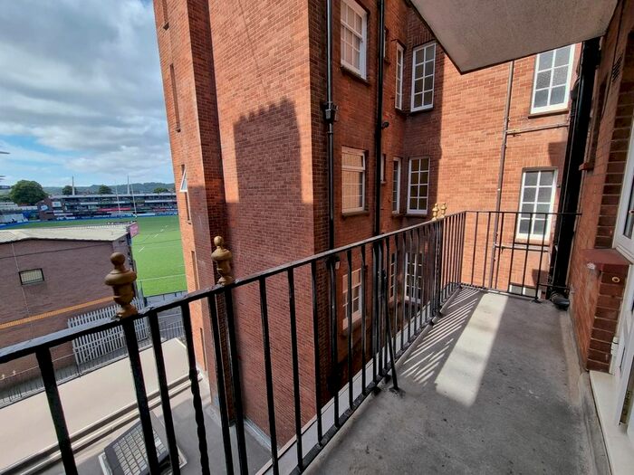 2 Bedroom Flat To Rent In Kennilworth House, City Centre, Cardiff, CF10