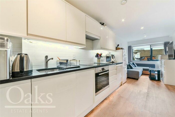 2 Bedroom Apartment To Rent In Scarbrook Road, Croydon, CR0