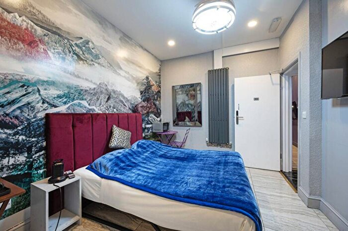 5 Bedroom Flat To Rent In Hackney Road, Hackney, London, E2