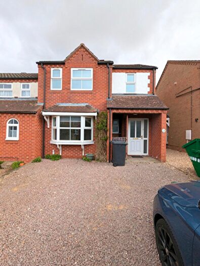 3 Bedroom Town House To Rent In Megs Lane, Navenby, LN5
