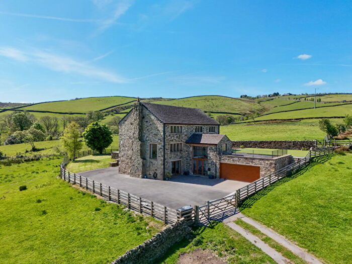 4 Bedroom Detached House For Sale In Moorgate Road, Barnoldswick, BB18