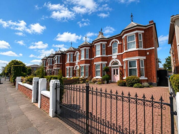 4 Bedroom Semi-Detached House For Sale In Windsor Road, Southport, Merseyside, PR9