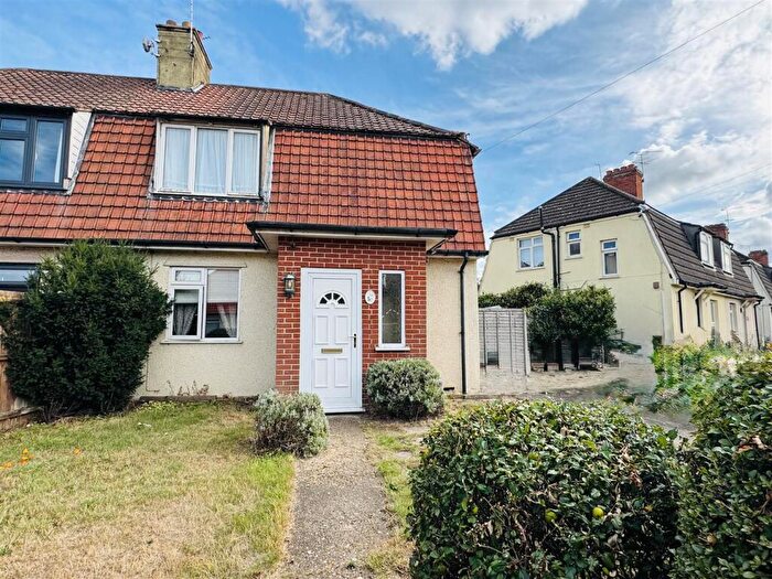 3 Bedroom Semi-Detached House For Sale In Fletcher Road, Ipswich, IP3