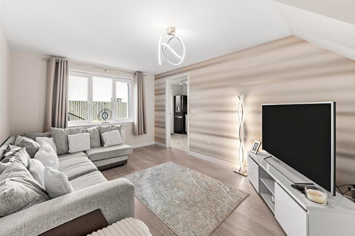3 Bedroom Detached House For Sale In Hedgerow Drive, Kinnaird, Larbert, FK5