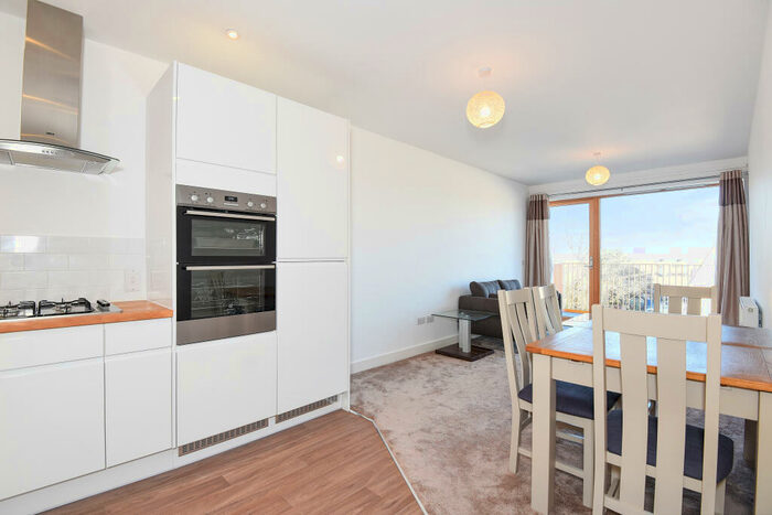 2 Bedroom Flat To Rent In Eleanor House, Dora Carr Close, Marston, OX3