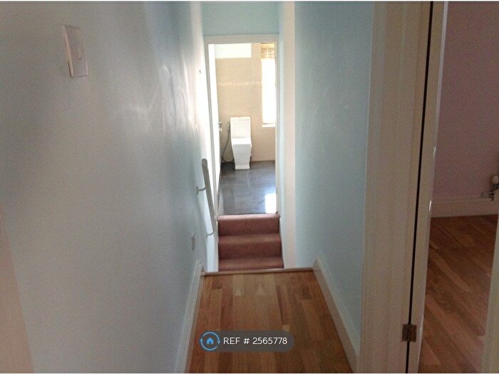 1 Bedroom Flat To Rent In Peabody Road, Farnborough, GU14
