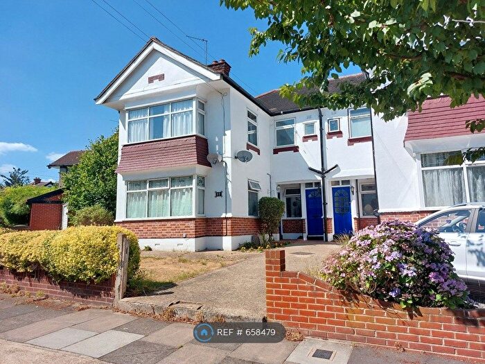 2 Bedroom Maisonette To Rent In Tudor Drive, Romford, RM2