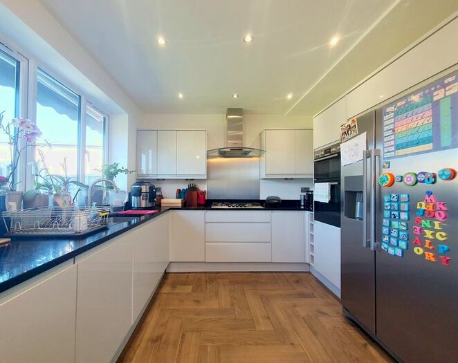 5 Bedroom Semi-Detached House To Rent In Wilmer Way, London, N14