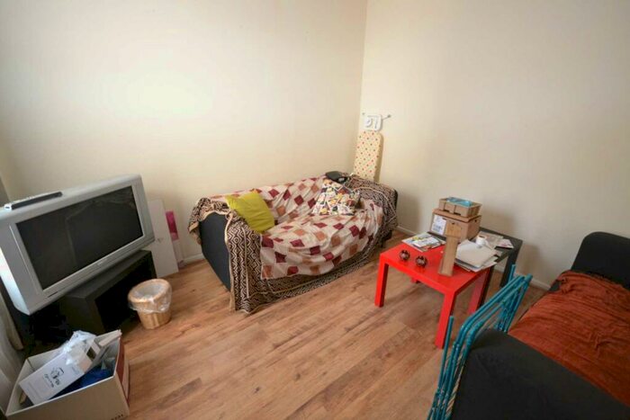 4 Bedroom Terraced House To Rent In De Beauvoir Road, Reading, Berkshire, RG1