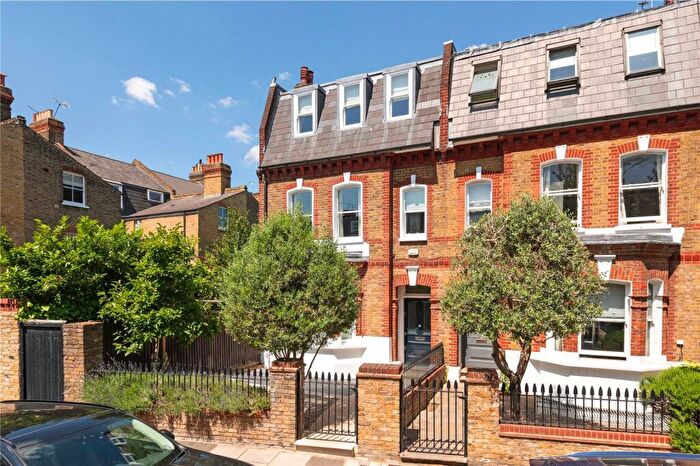 6 Bedroom End Of Terrace House For Sale In Brynmaer Road, London, SW11