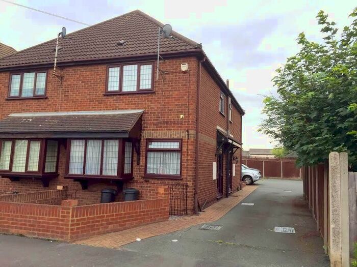 1 Bedroom End Of Terrace House To Rent In Benjamin Court, Betterton Road, Rainham RM13