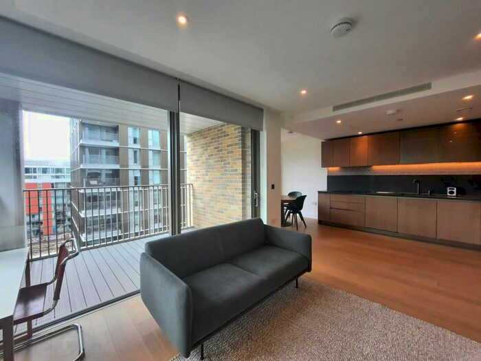 2 Bedroom Flat To Rent In Palmer Road, London, SW11