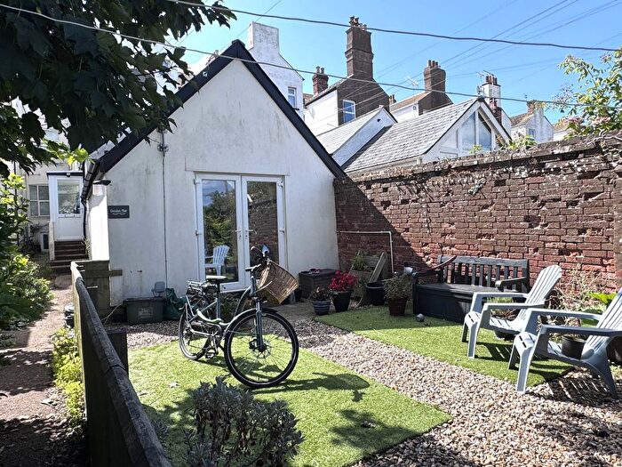 2 Bedroom Flat To Rent In Alexandra Terrace, Exmouth, EX8