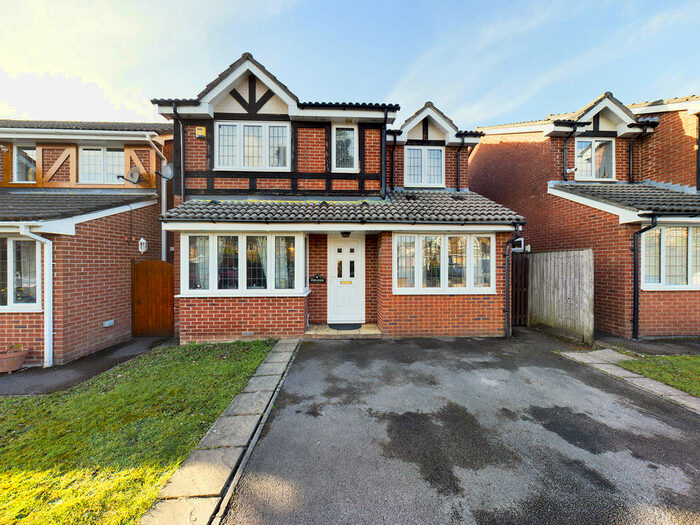 4 Bedroom Detached House To Rent In Fox Leigh, High Wycombe, HP11