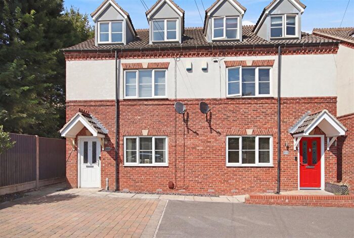 3 Bedroom Semi-Detached House For Sale In Creswell Road, Clowne, Chesterfield, S43