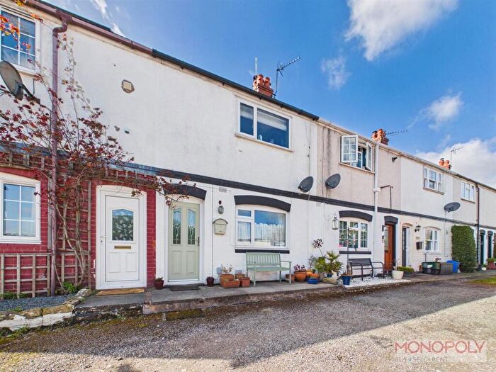 2 Bedroom Terraced House For Sale In North Road, Ponciau, LL14