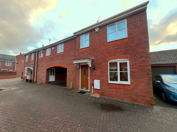 3 Bedroom House To Rent In Clarks Lane, Dickens Heath, Solihull, West Midlands, B90