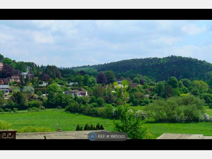 2 Bedroom Flat To Rent In Portsmouth Rd, Guildford, GU2