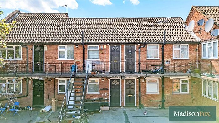 1 Bedroom Flat To Rent In Wood Street, Walthamstow, London, E17