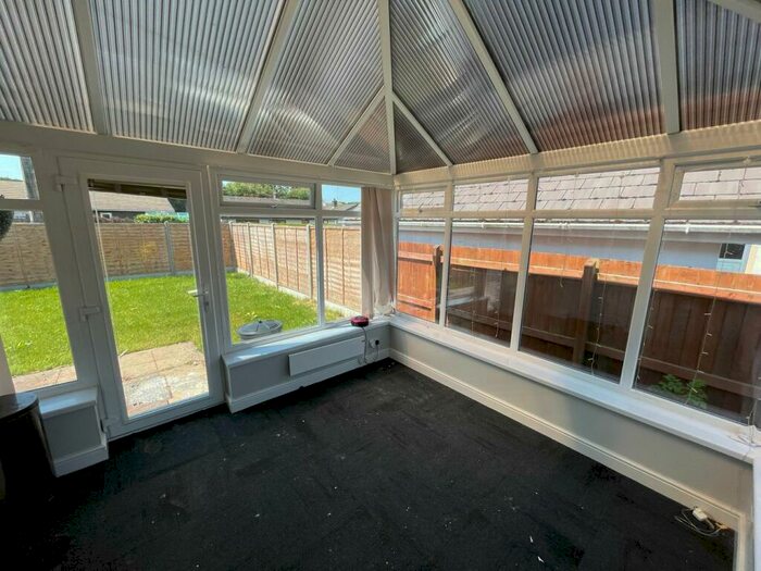2 Bedroom Bungalow For Sale In Cross Inn, Nr New Quay, SA44
