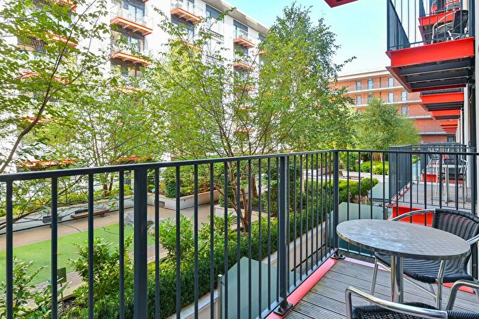 1 Bedroom Flat For Sale In Warehouse Court, Woolwich Riverside, London, SE18