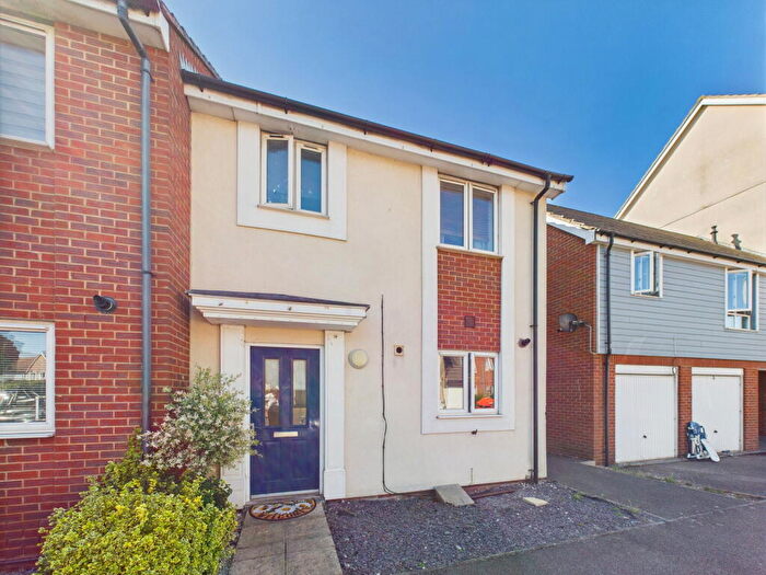 3 Bedroom End Of Terrace House For Sale In Jovian Way, Ipswich, IP1