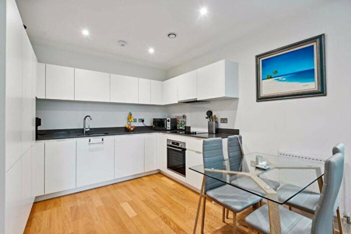 1 Bedroom Flat For Sale In Samara Drive, Southall, UB1