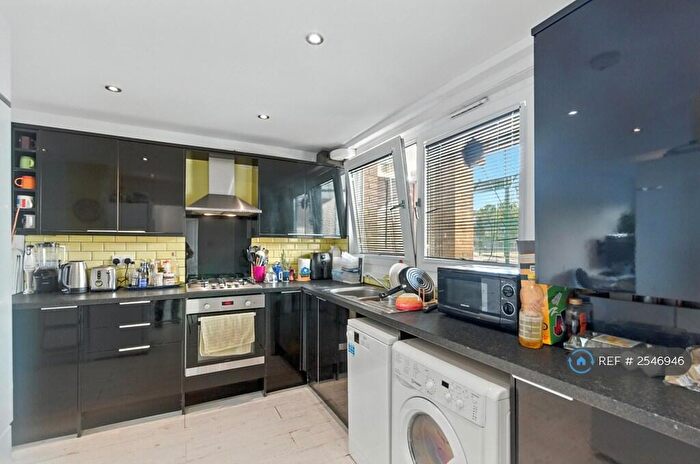4 Bedroom Maisonette To Rent In Bradley Lynch Court, London, E2