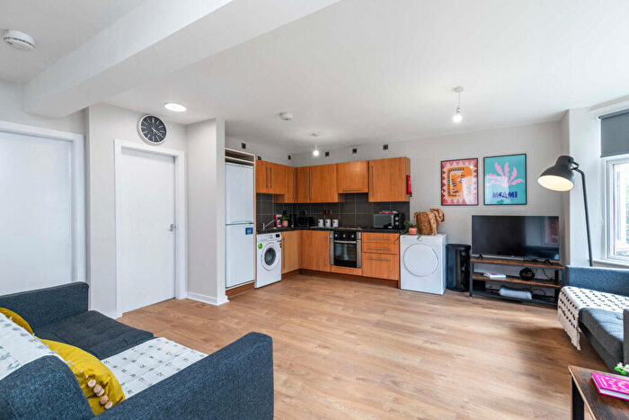 5 Bedroom House To Rent In Headingley Mount, Leeds, LS6