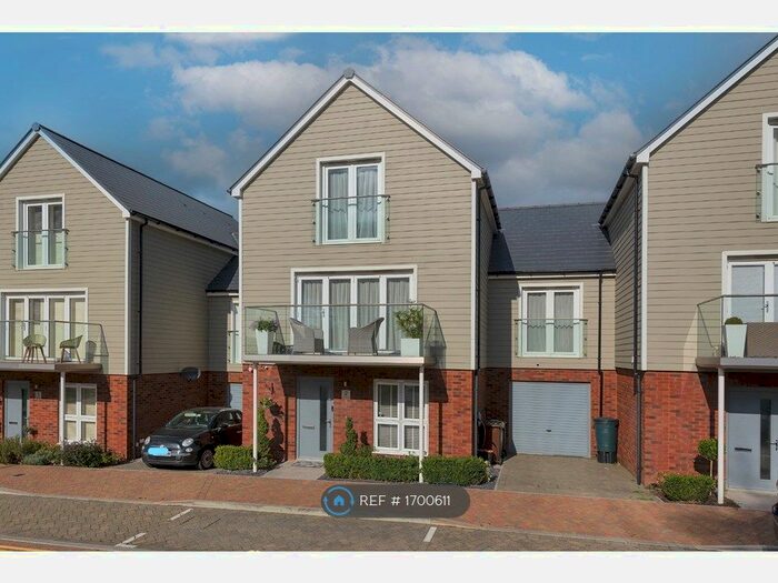 5 Bedroom Terraced House To Rent In The Green, Tunbridge Wells, TN2