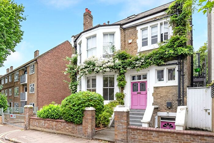 1 Bedroom Flat For Sale In Kyverdale Road, London, N16