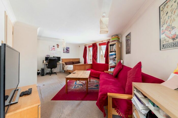 Studio To Rent In Back Church Lane, Hooper Square, London, E1