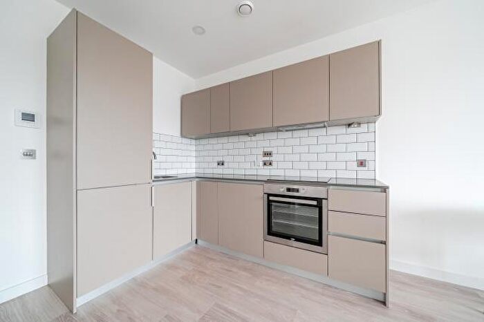 2 Bedroom Apartment To Rent In Market Street, Bracknell, RG12