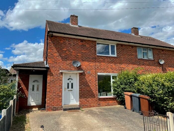 3 Bedroom Semi-Detached House To Rent In Nocton Drive, Ermine, LN2