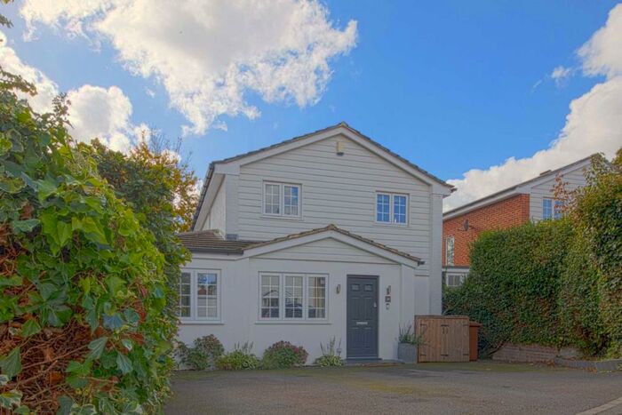 4 Bedroom Detached House To Rent In Milton Close, Henley On Thames, RG9