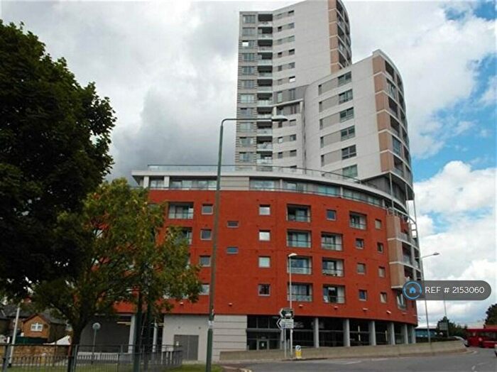 1 Bedroom Flat To Rent In Raphael House, Ilford, IG1