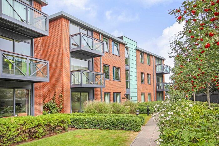 2 Bedroom Flat To Rent In Union Lane, Isleworth, TW7