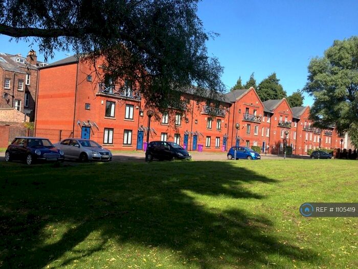 4 Bedroom Semi-Detached House To Rent In Egerton Street, Liverpool, L8