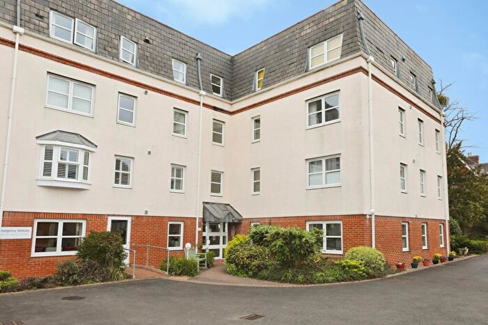 2 Bedroom Apartment For Sale In Moorend Park Road, Cheltenham, Gloucestershire, GL53