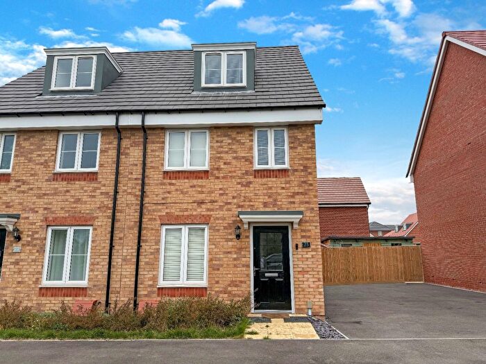 3 Bedroom Semi-detached House For Sale In Seaton Crescent, Houghton Regis, LU5