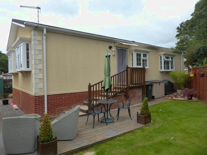 Houses for sale & to rent in SO21 1TP, Church Lane, Colden Common And