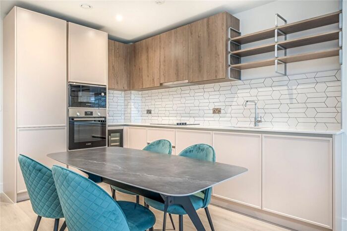 2 Bedroom Flat To Rent In Astell Road, London, SE3