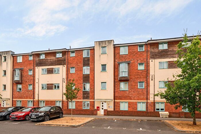 2 Bedroom Flat For Sale In Tinning Way, Eastleigh, SO50