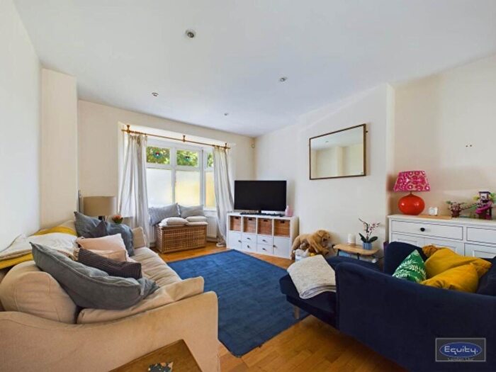 3 Bedroom Semi Detached House To Rent In Elder Road, London, SE27