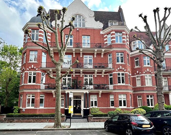 4 Bedroom Flat To Rent In Lauderdale Road, Maida Vale, W9